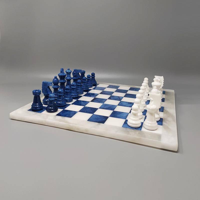 Jeu d'échecs en albâtre de Volterra bleu et blanc fabriqué à la main, années 1970