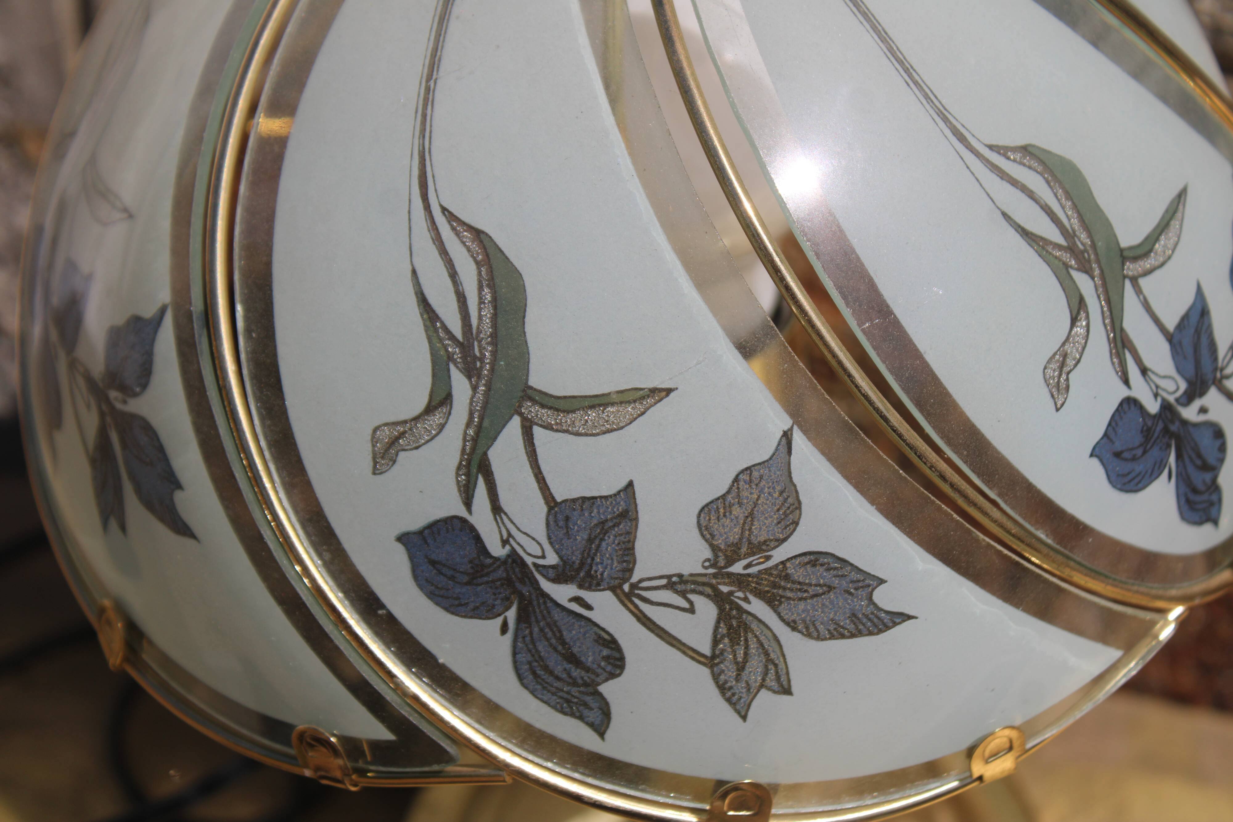 Vintage brass and flowered glass touch lamp – Soft touch lamp with intensity