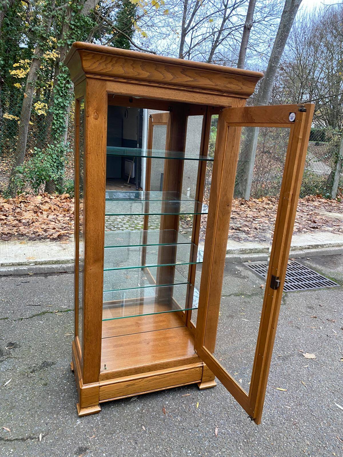 Louis Philippe illuminated display cabinet in solid oak from the 20th century