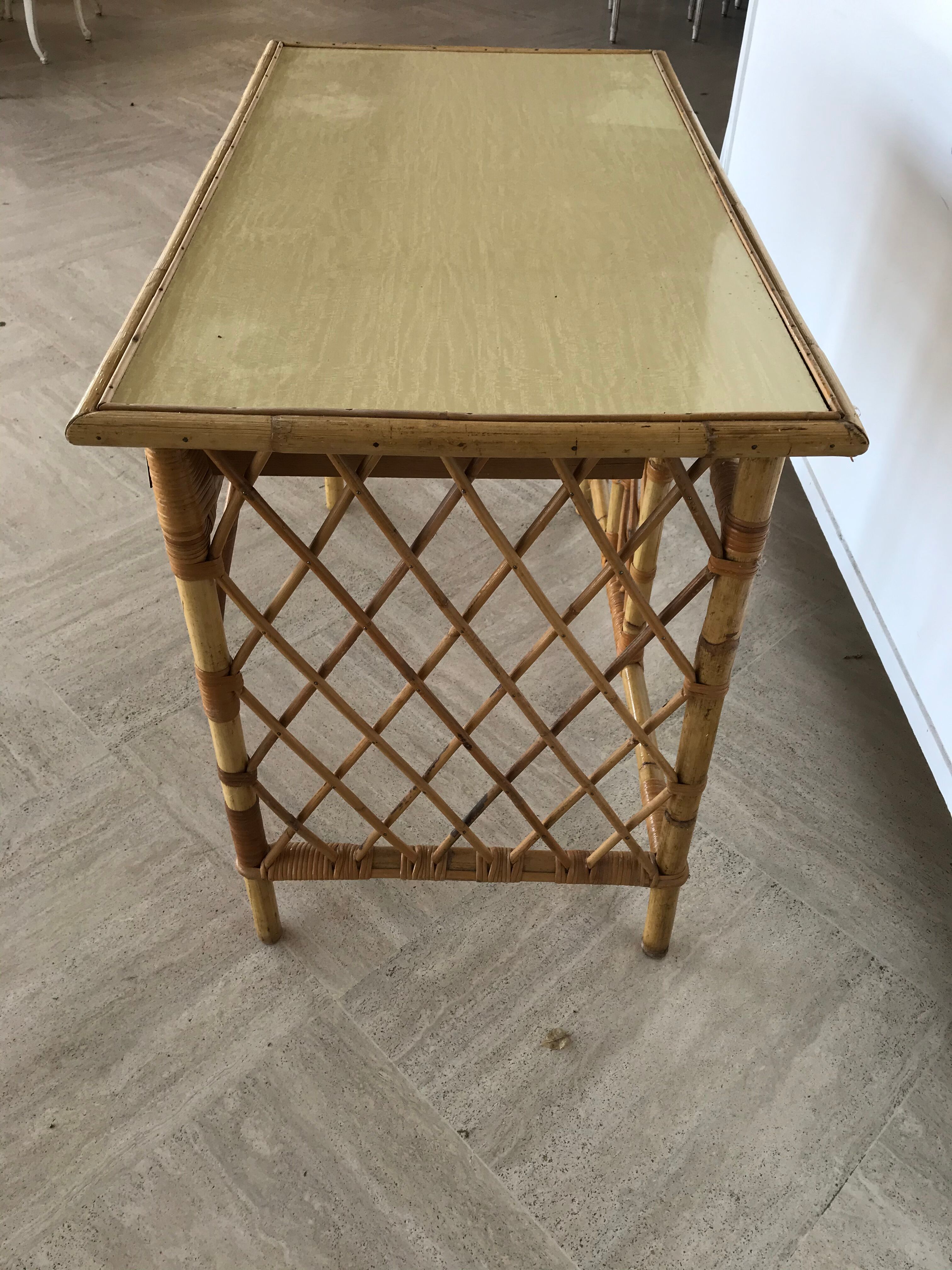 Bamboo desk, façade and formica tray