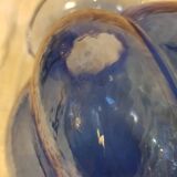 Vase boule en verre soufflé bleu