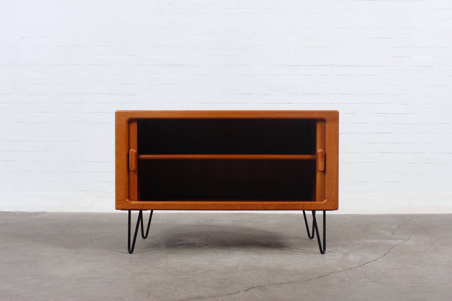 Buffet vintage en teck Dyrlund épingle à cheveux danois milieu du siècle 60