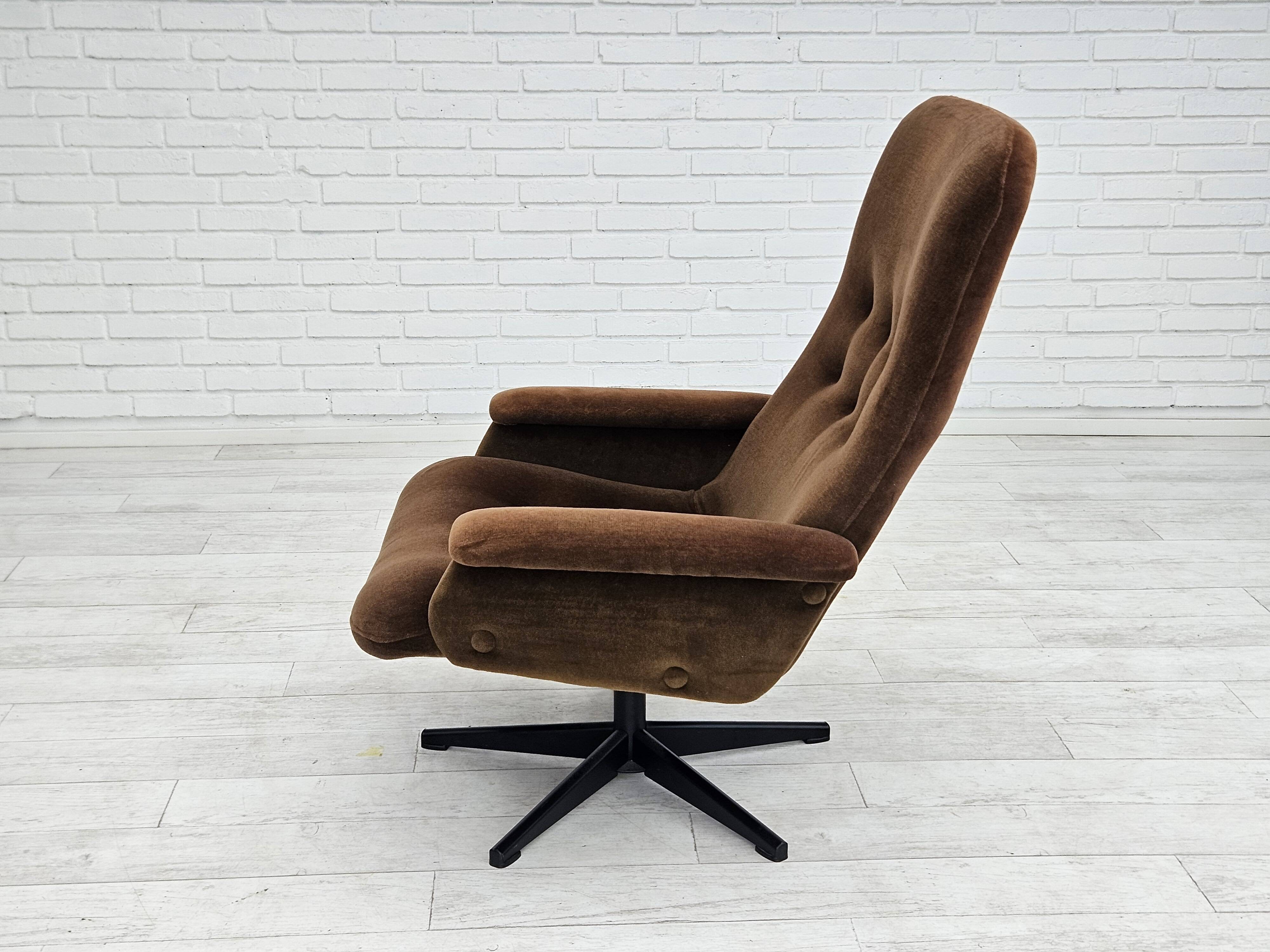 Années 1970, chaise pivotante scandinave vintage, velours, état d'origine.