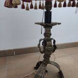 Foot lamp with pompoms