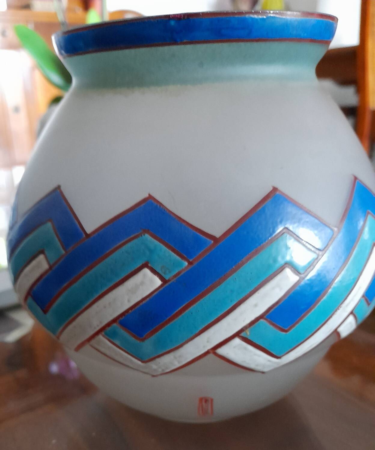 Art deco vase signed LEUNE