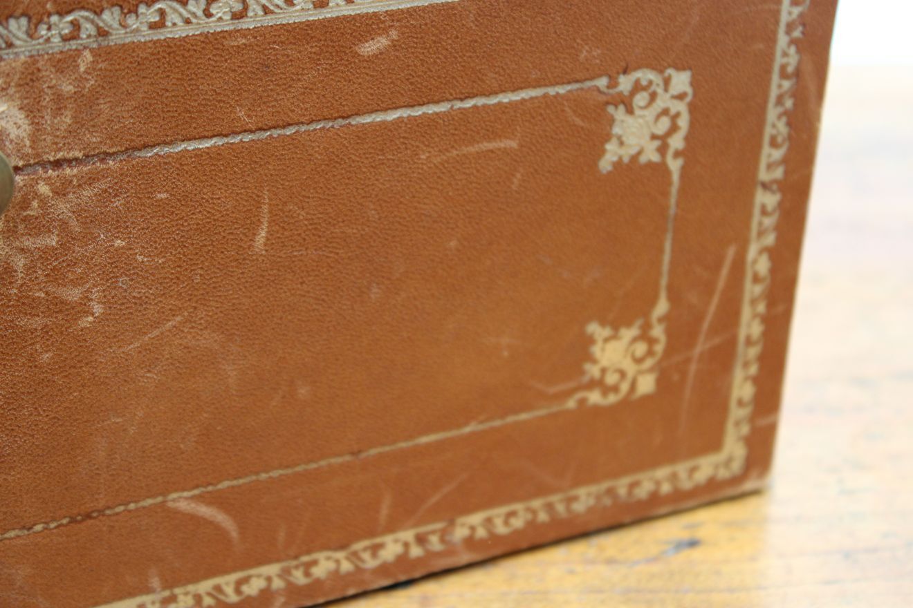 Former notary cardboard