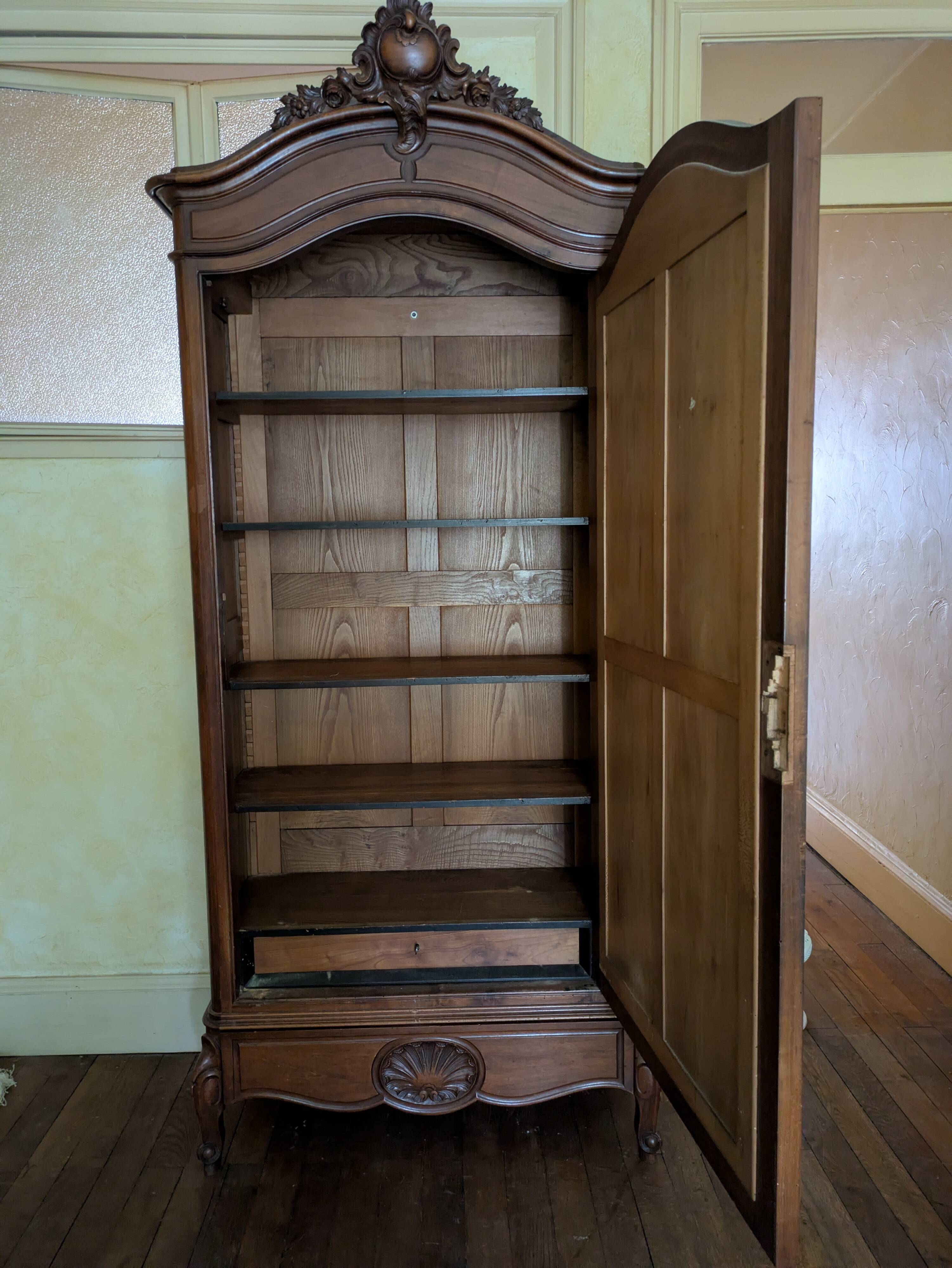 Solid Oak Bonnetière