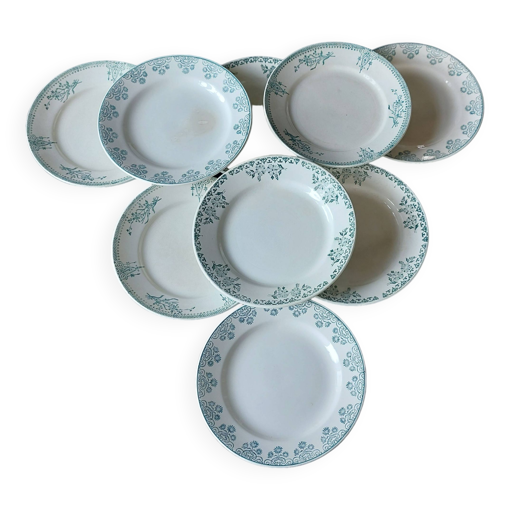 9 Assiettes plates dépareillées Terre de fer tons verts bleus