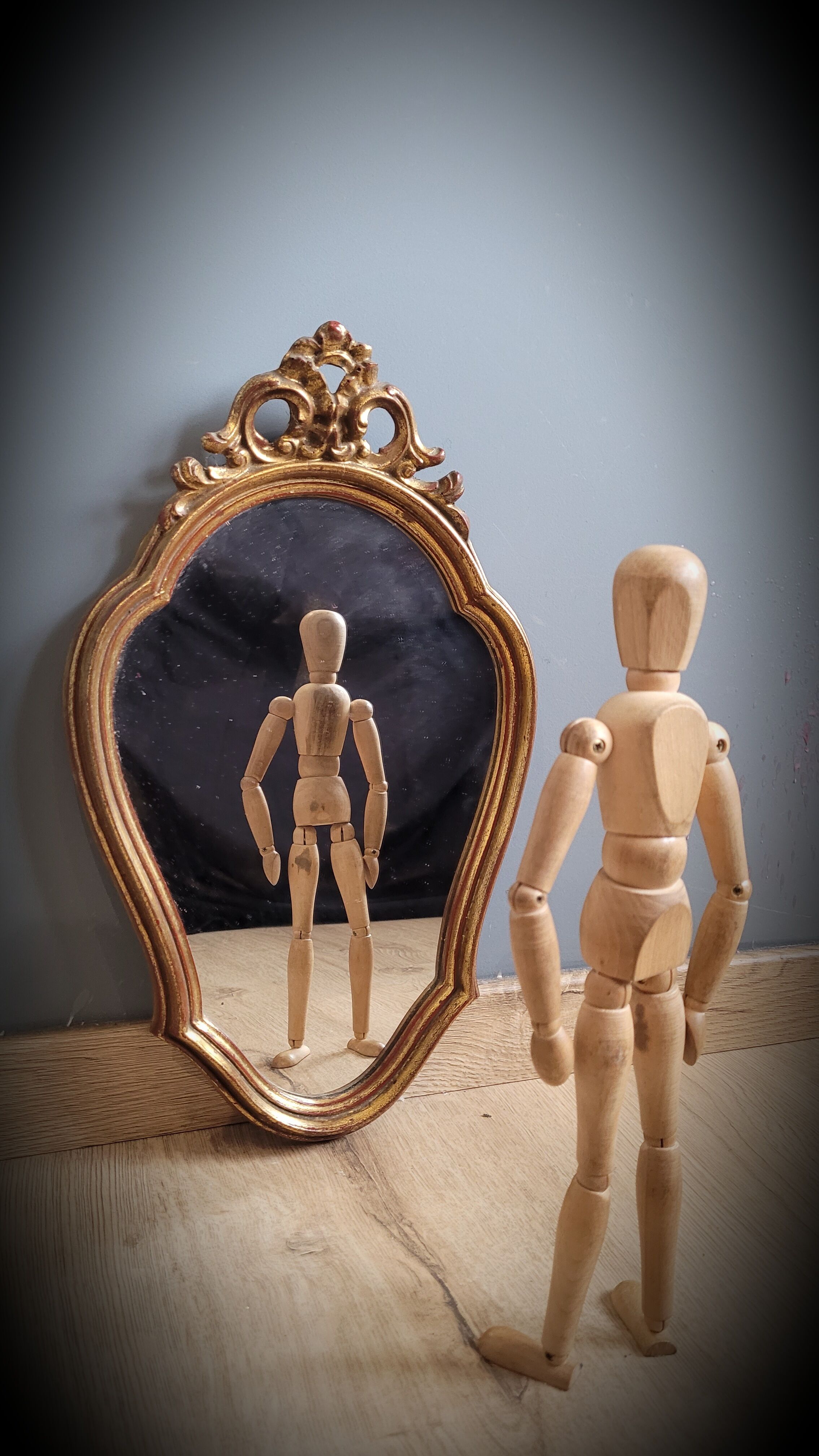 Ornate golden mirror 40x24