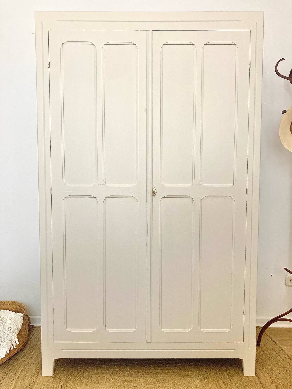 Armoire parisienne
