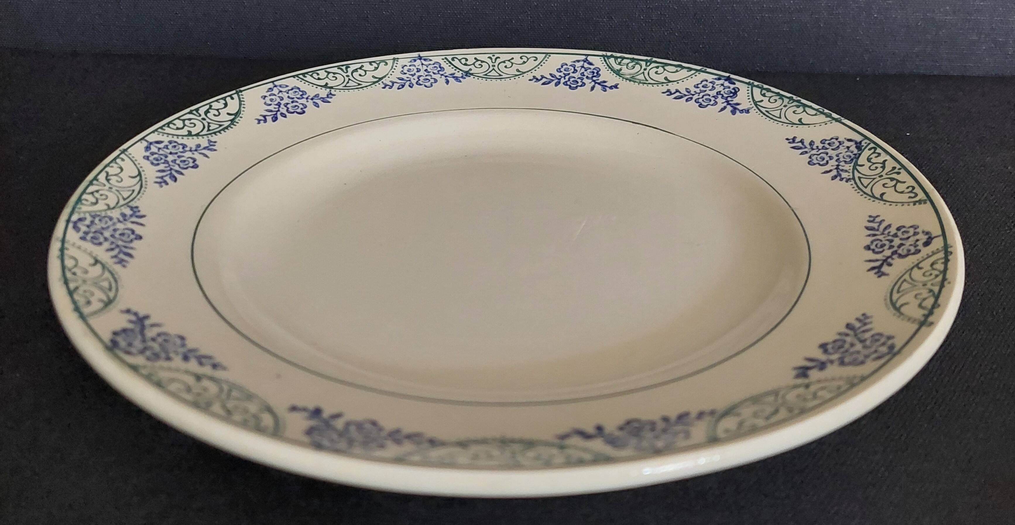 Hamage & Moulin des loups iron earthenware flat plate