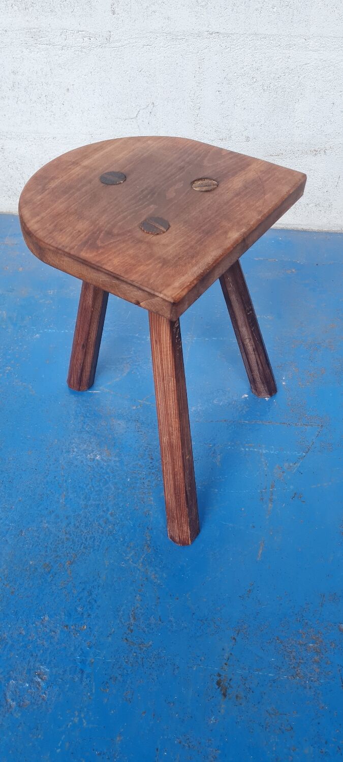 Tabouret de traite tripode
