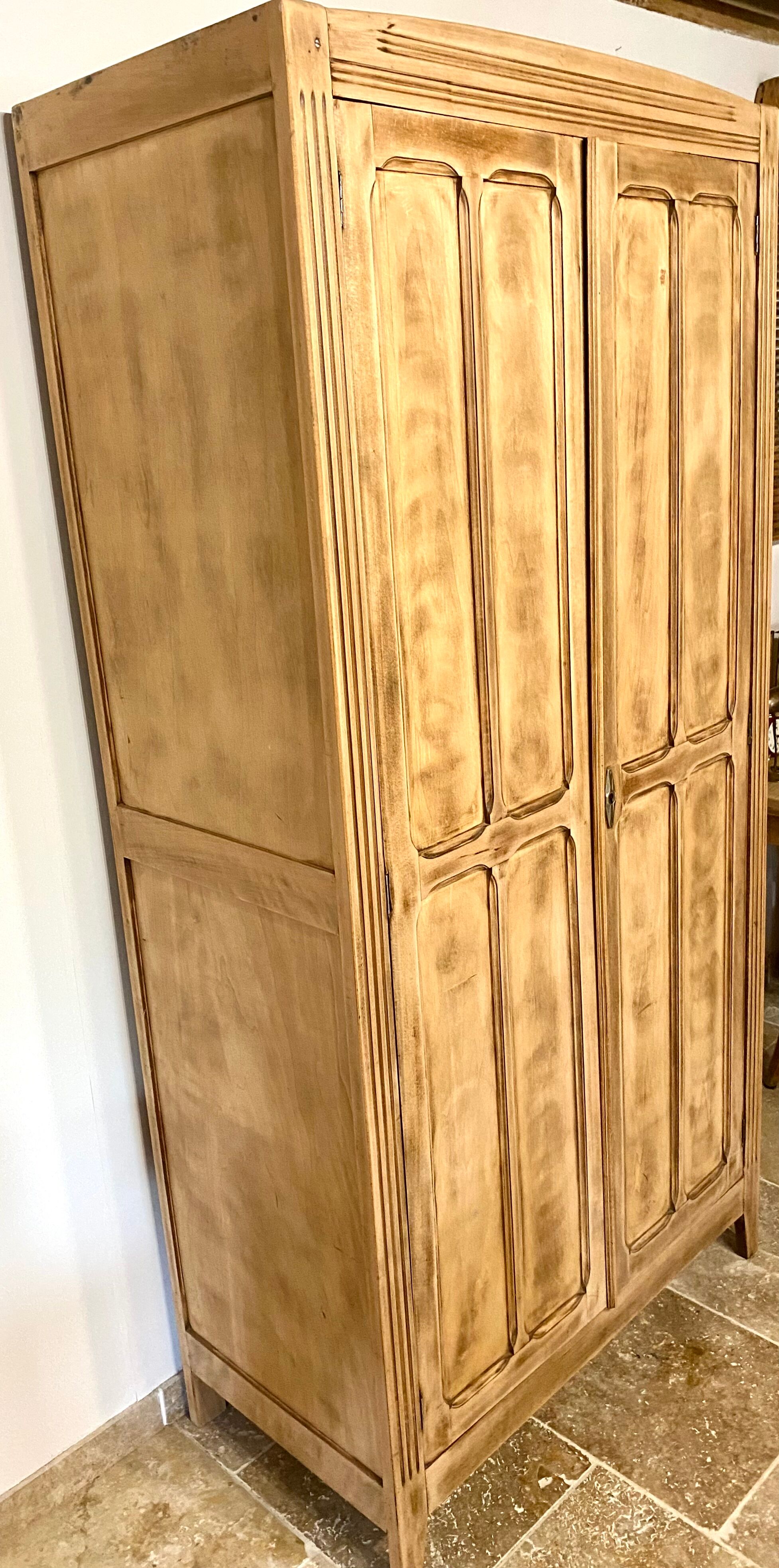 Armoire parisienne brute