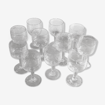 11 stemmed glasses, cut glass, garland pattern, 1960