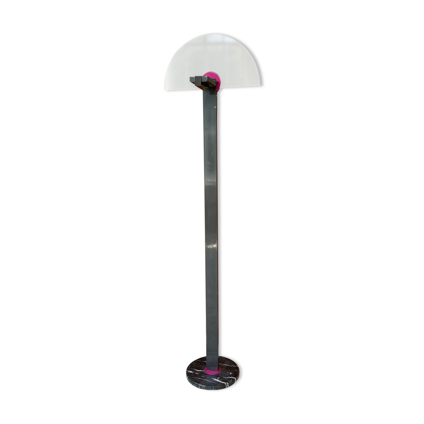 Memphis 80s pink and marble floor lamp
