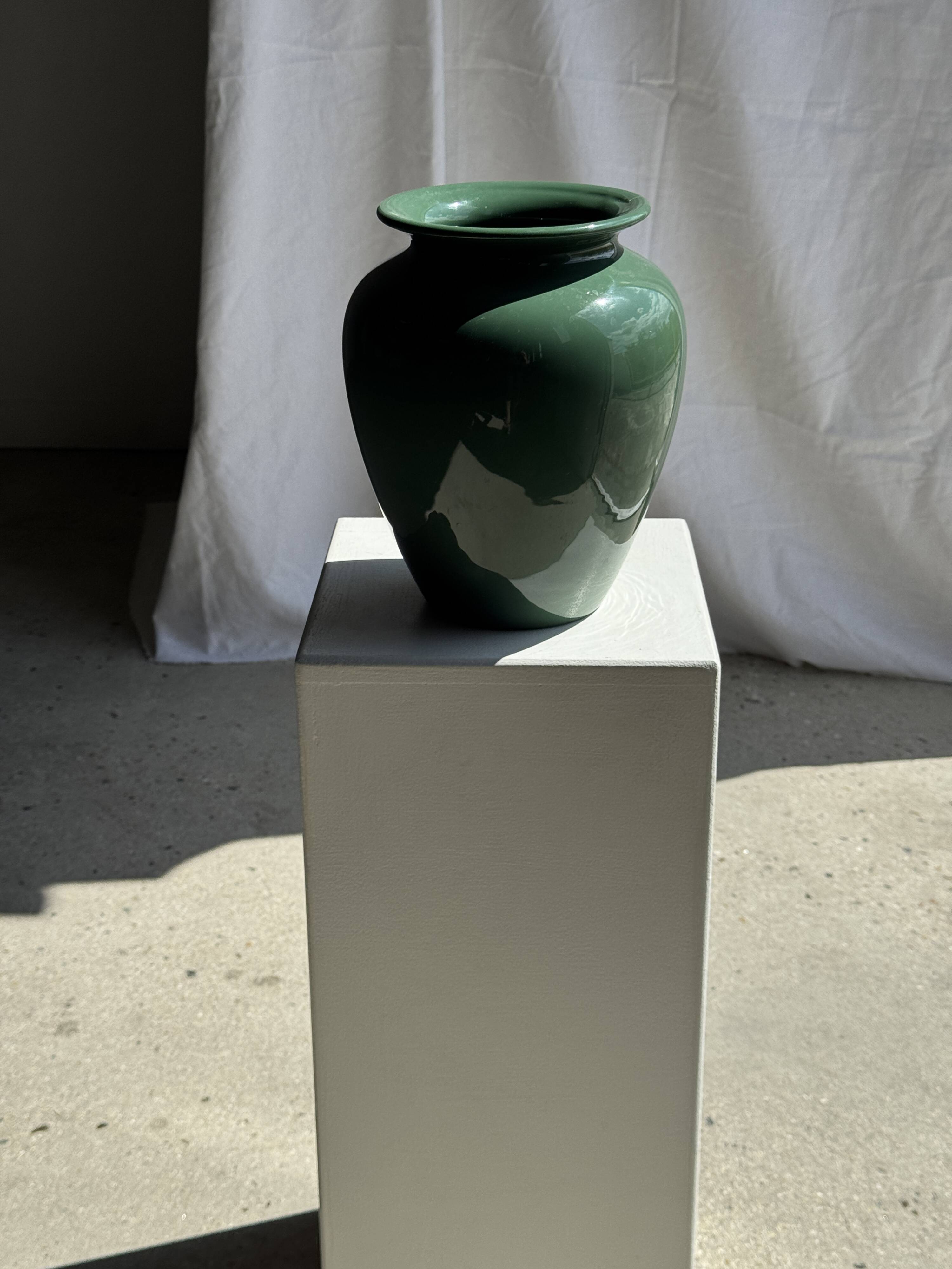 Large deep water green ceramic vase H26 D22