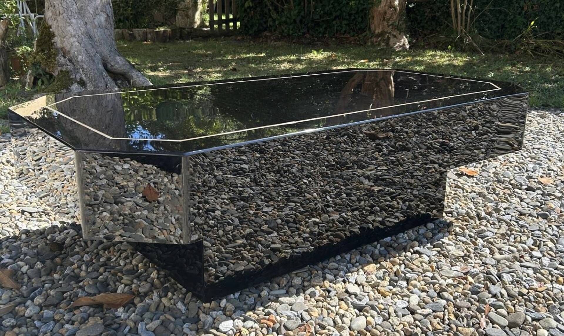 Lacquered table by Roche Bobois from the 70s, attributed to J-C Mahey.