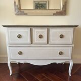 Solid wood chest of drawers with 4 drawers