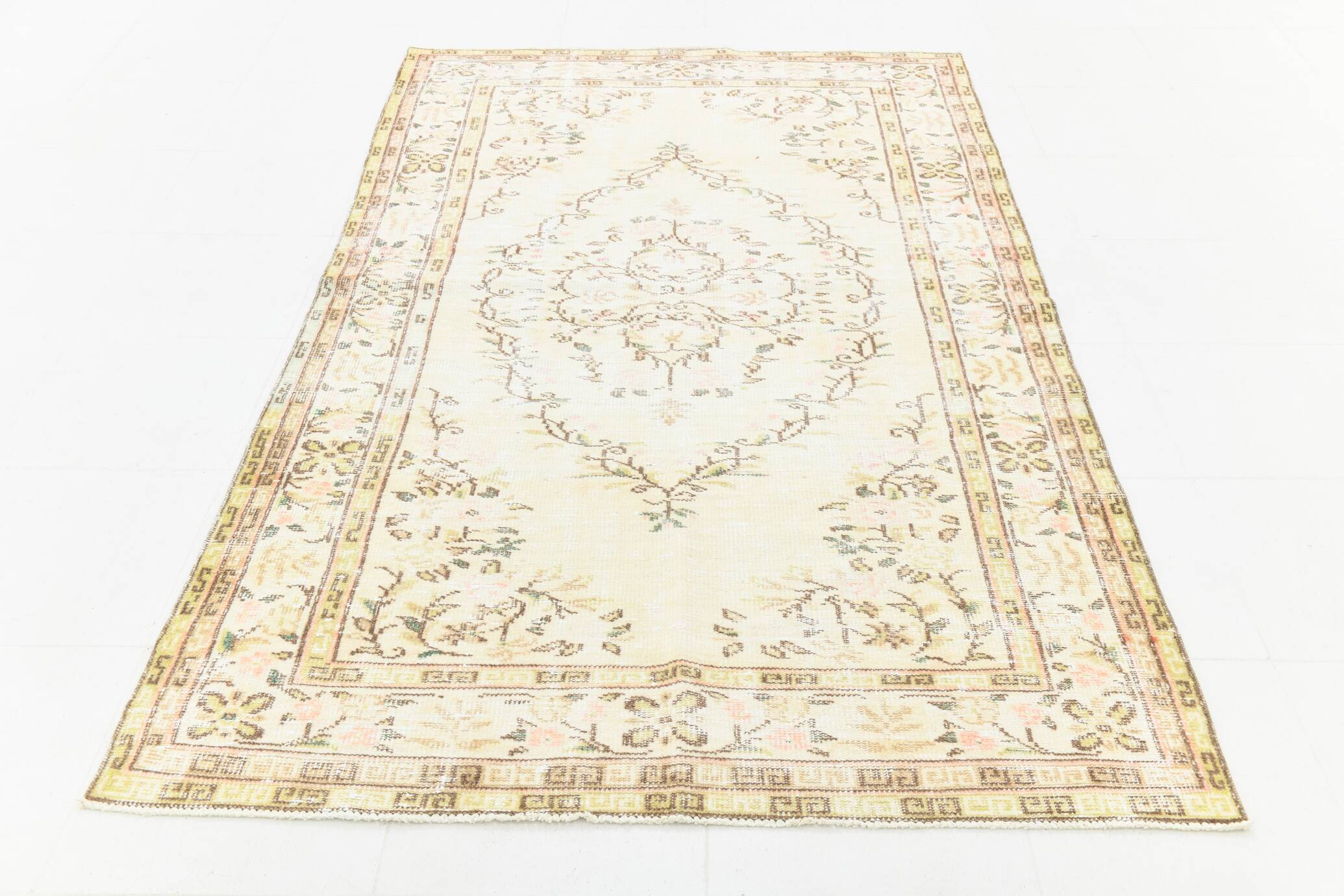 Tapis persan à motif oriental crème et beige 5x8, 150x250 cm