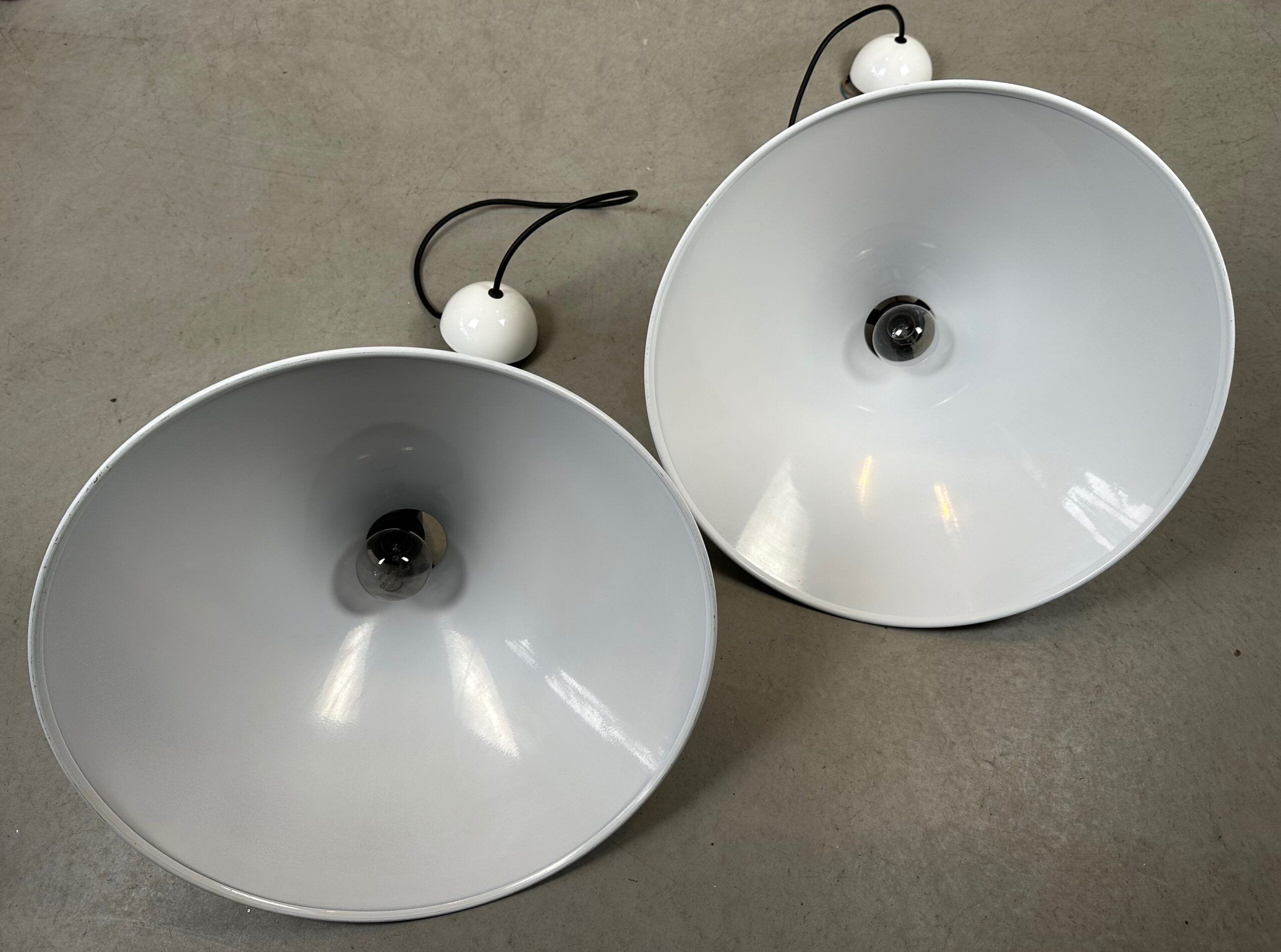 2x vintage white metal pendant lamps – 1980s
