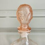 Carafe en verre rose