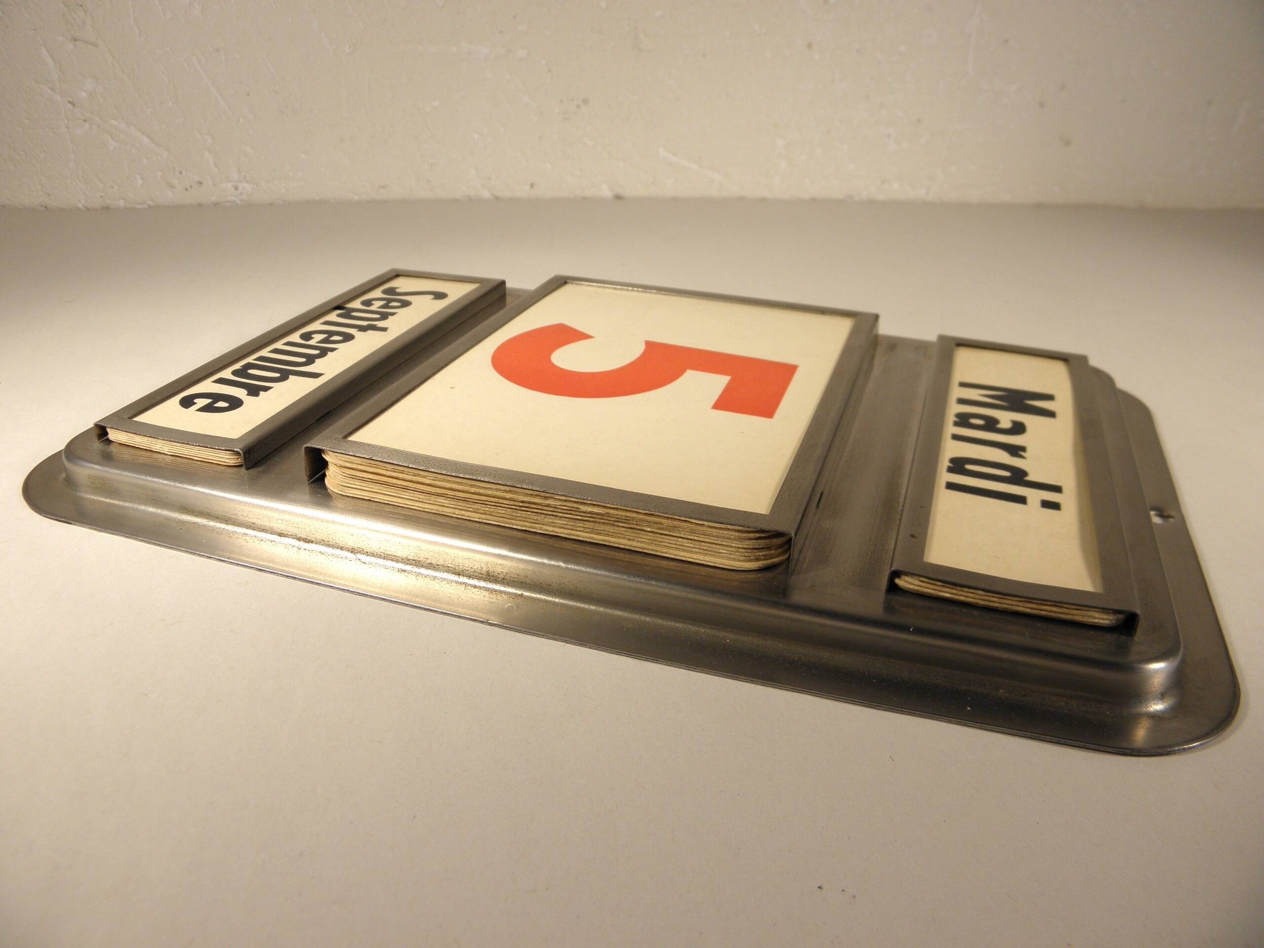 Perpetual calendar 60s