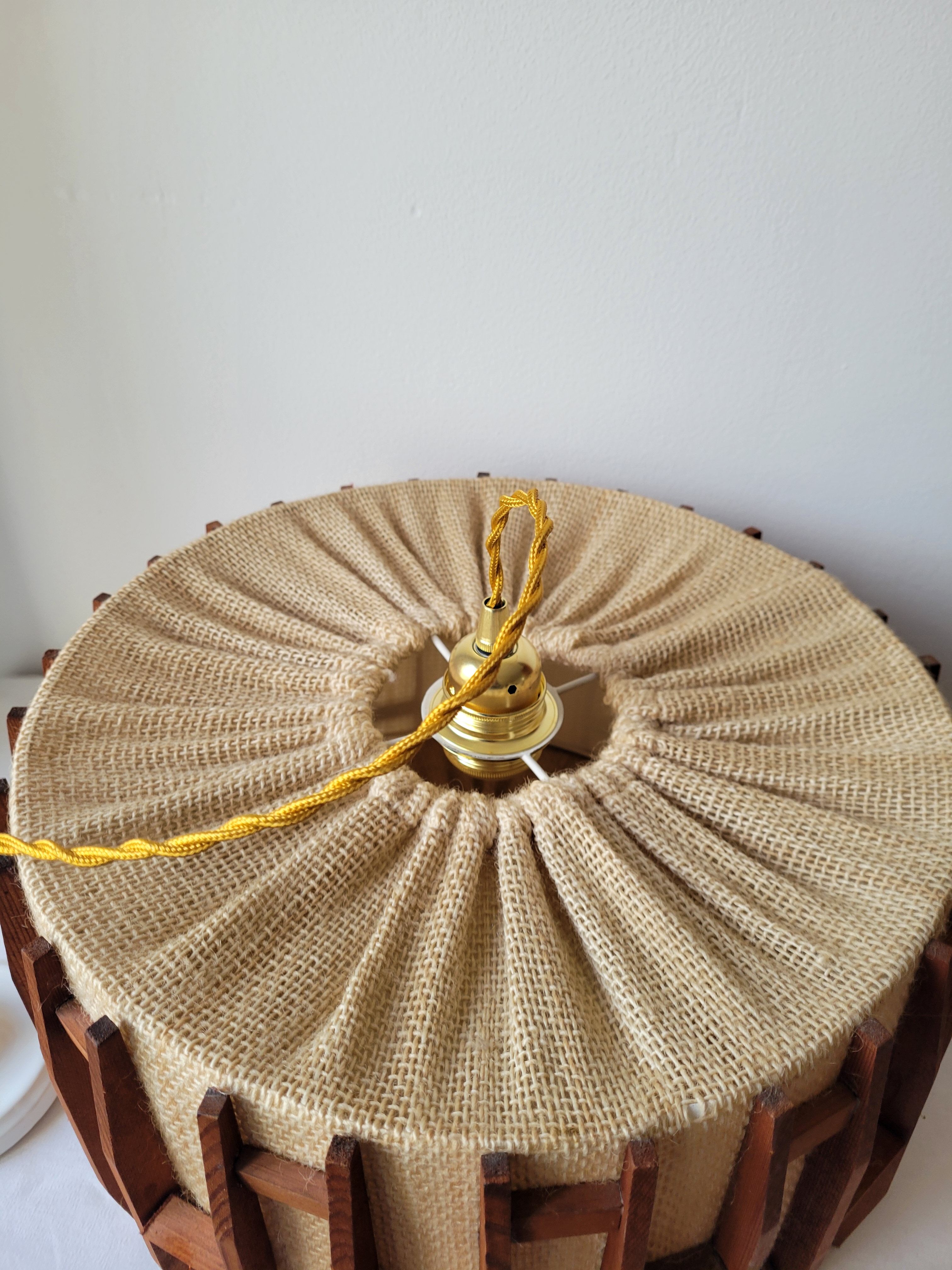 Scandinavian pendant lamp in wood and burlap