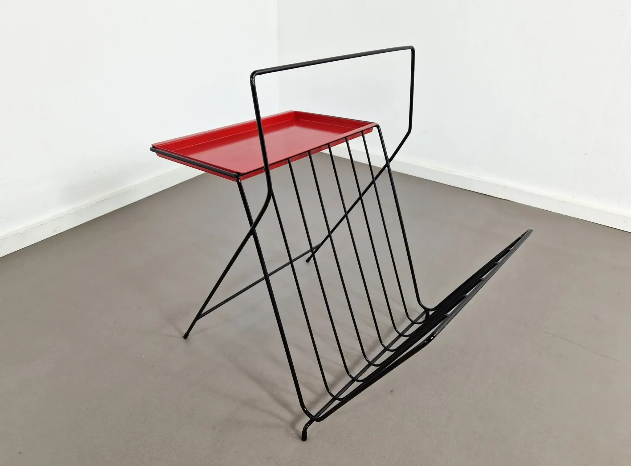 Vintage magazine rack | 1960s