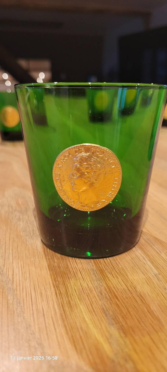 7 BYRRH green glasses