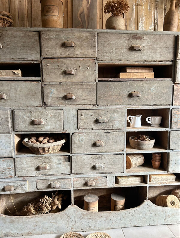 Ancien meuble de quincaillerie, meuble de métier