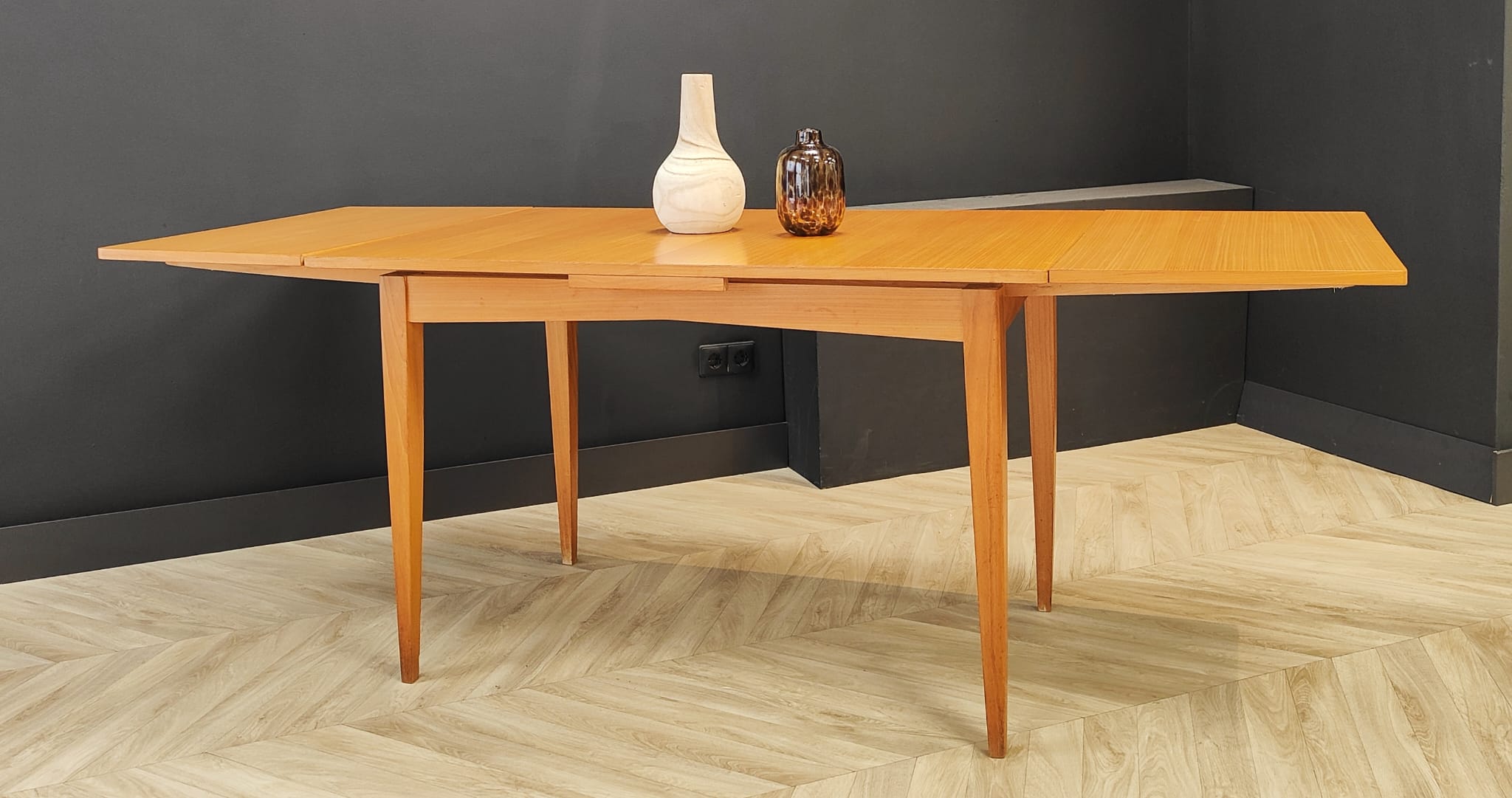 Mid Century vintage extendable dining table