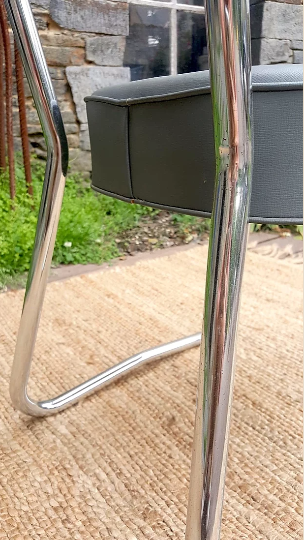 Industrial workshop chair in skai