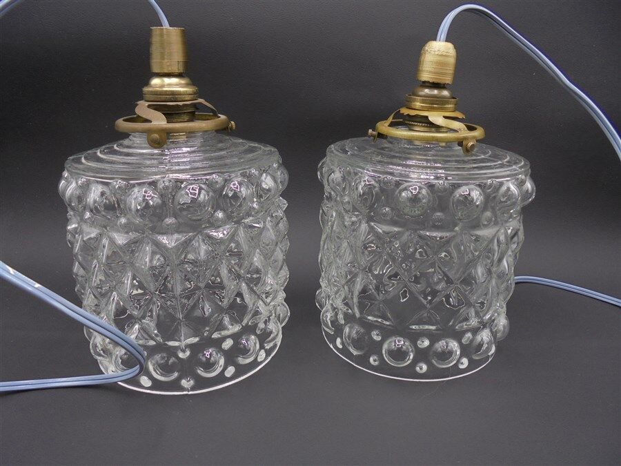 Lot of two suspensions