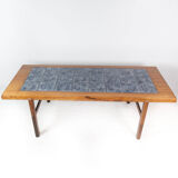 Table basse en palissandre avec carreaux bleus de design danois par Arrebo Furniture, années 1960