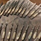 Set of coat of arms fruit cutlery