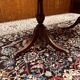 Table basse Chesterfield anglaise antique avec plateau en cuir