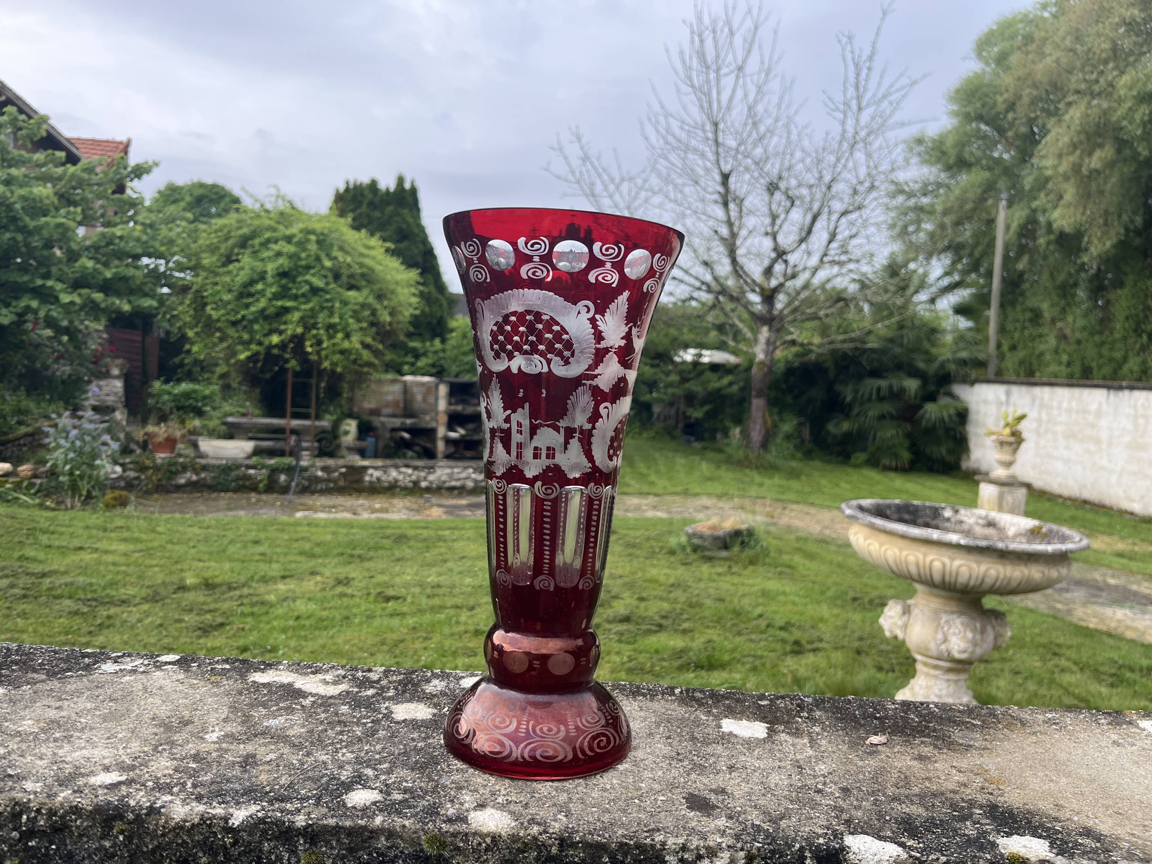 Ruby red crystal vase with peacock castle engraving - Bohemian style
