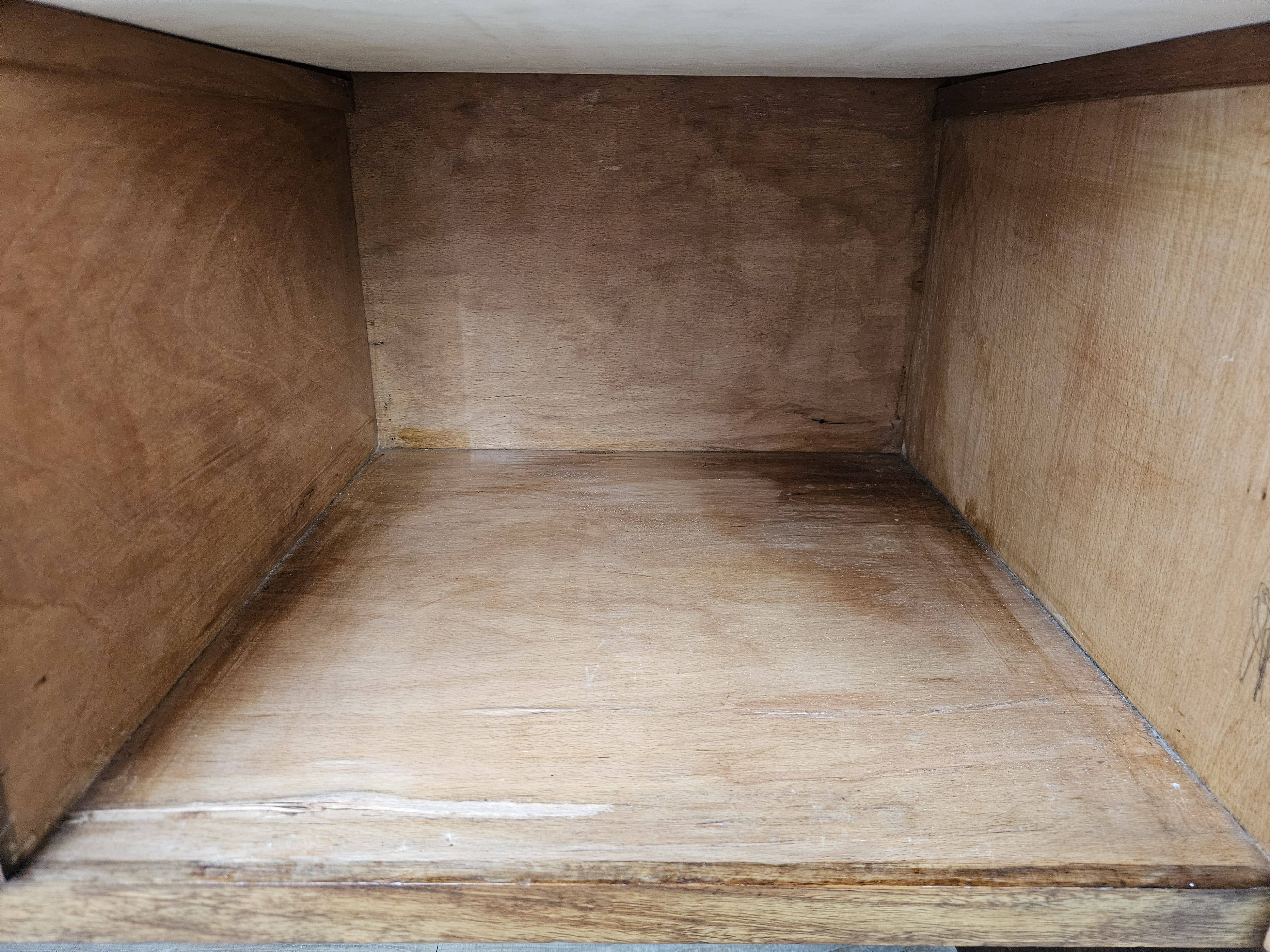 Art Decò sideboard in walnut and blond walnut
