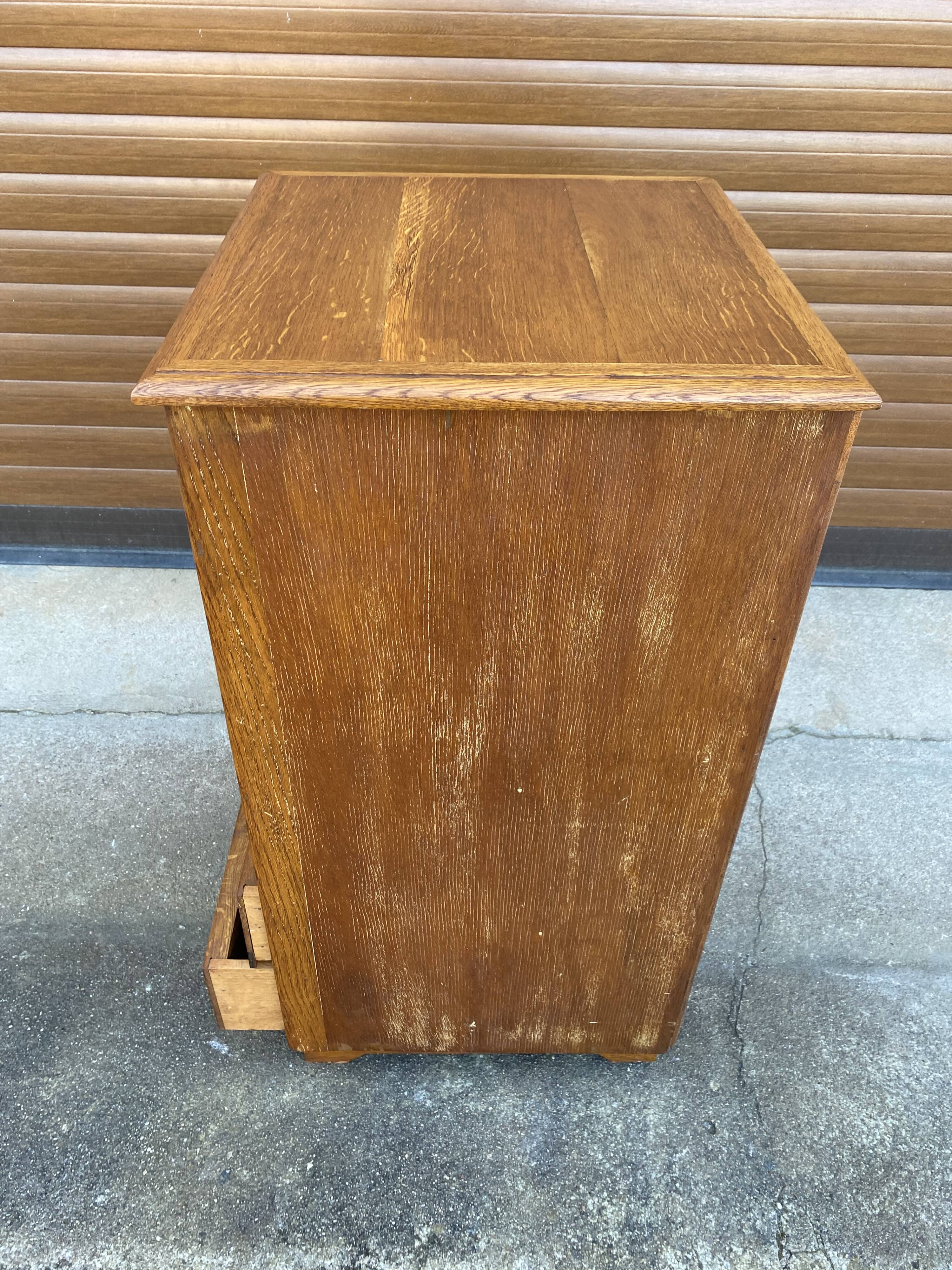 Petite Commode chêne six tiroirs