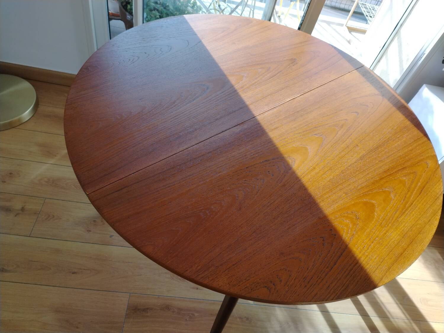 60's round table with extension