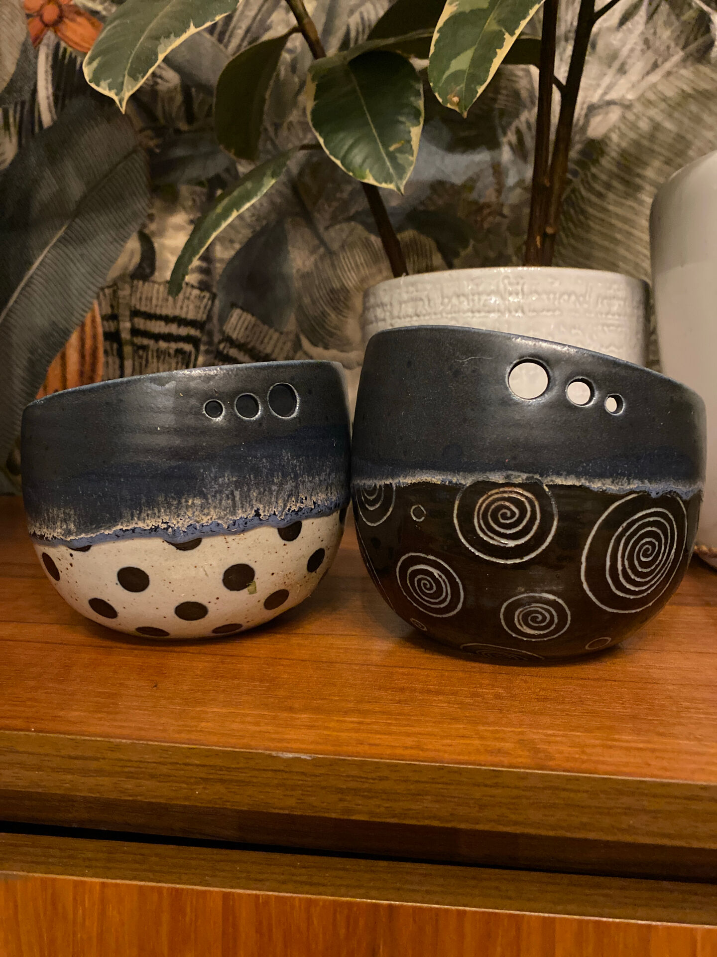 Set of two ceramic bowls