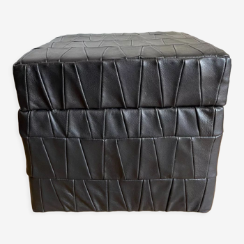 Black leather chest ottoman from Sède