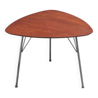 Triangular 'VL1312' side table in teak by Vermund Larsen, 1959