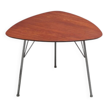 Triangular 'VL1312' side table in teak by Vermund Larsen, 1959
