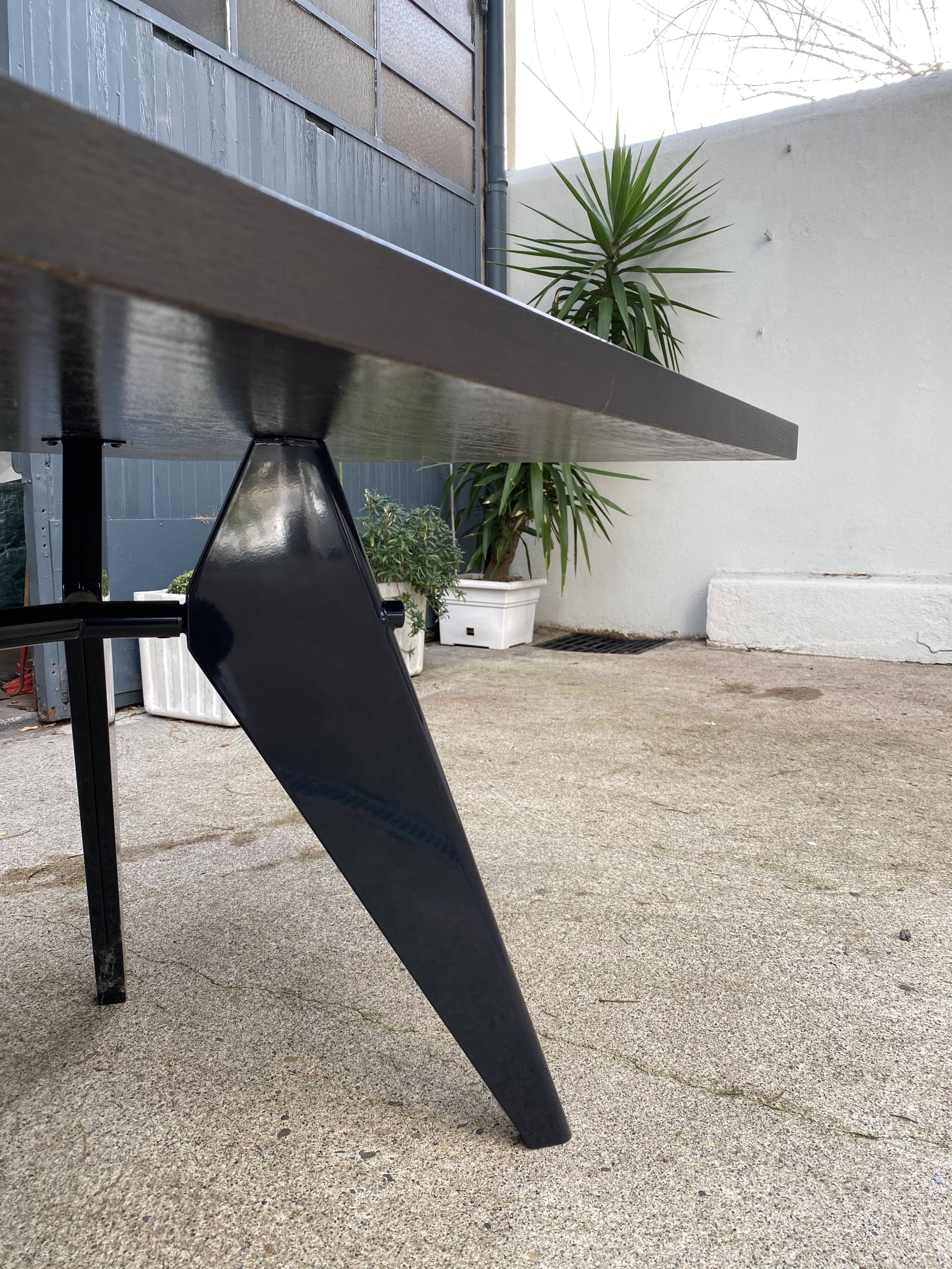 Table Jean Prouvé
