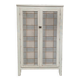 Armoire patinée en bois brut