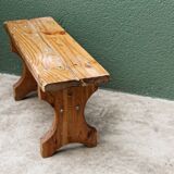 Small bench, pine steps