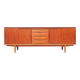 Grand buffet en teck par Dyrlund, années 1960.