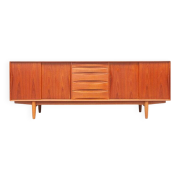 Grand buffet en teck par Dyrlund, années 1960.