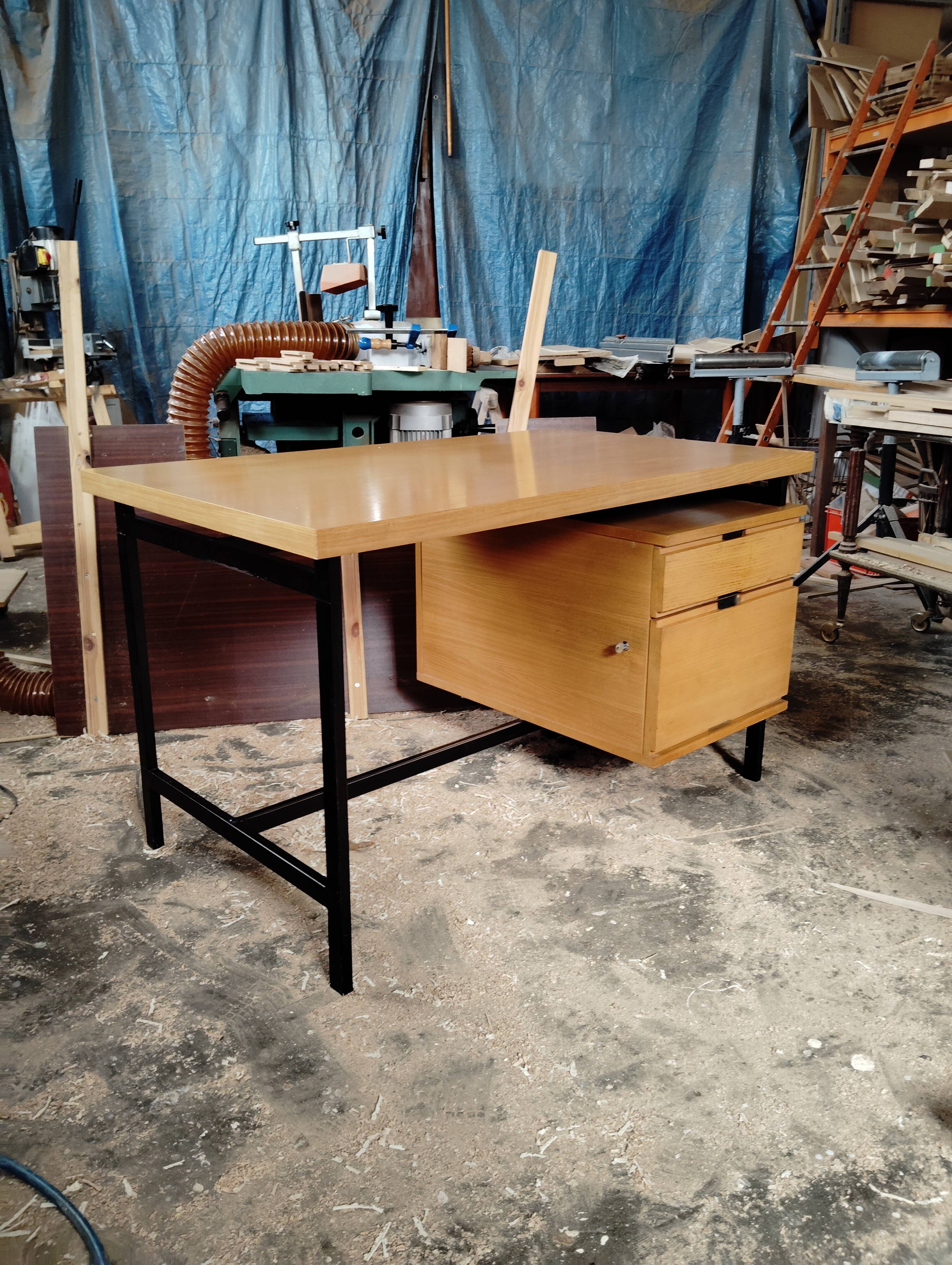 Pierre Guariche Office